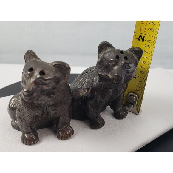 Vintage 1960's Bear Cub Shaped Metal Salt & Pepper Shakers Grizzly Japan - Picture 12 of 12